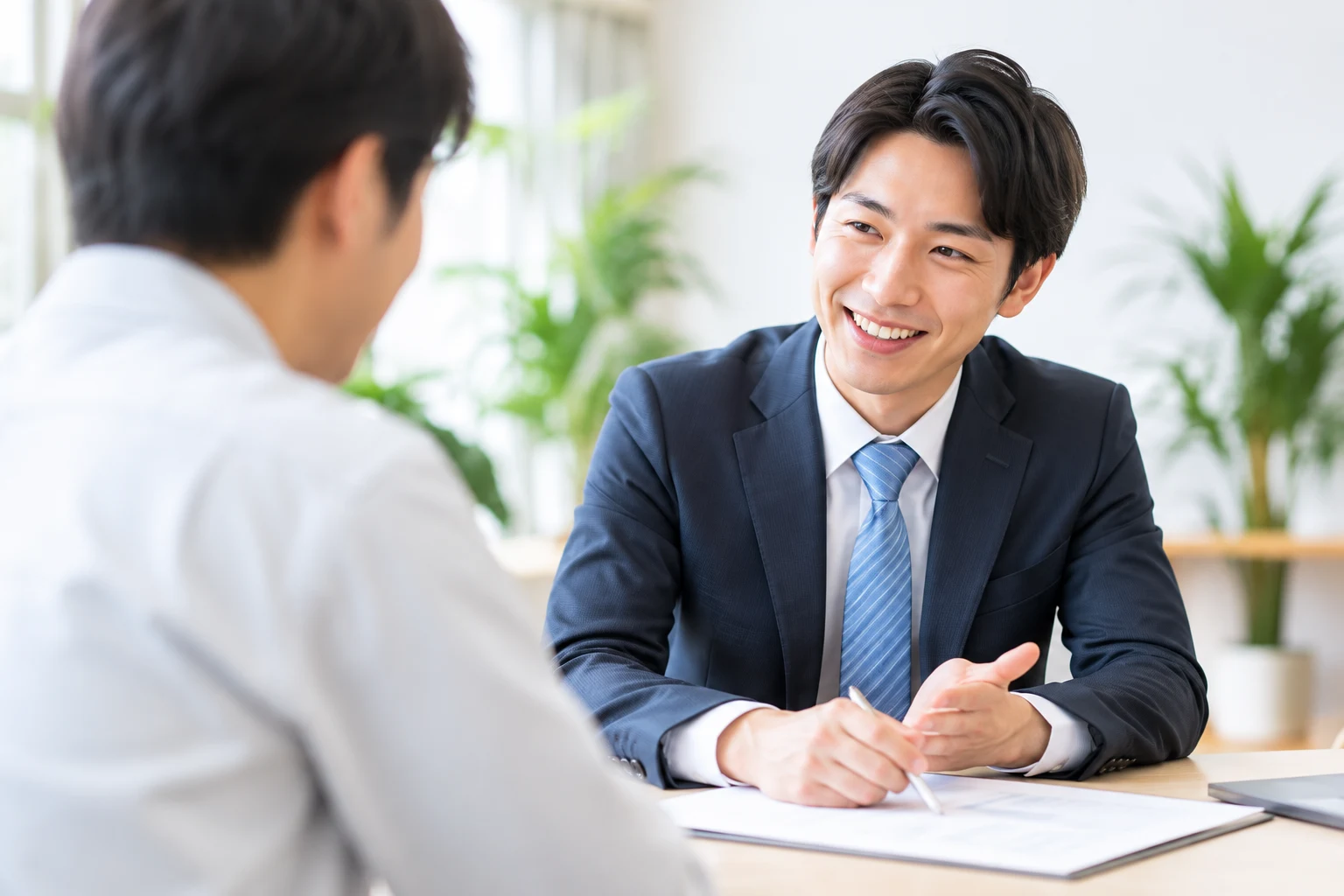 企業の受入れ準備を相談するイメージ